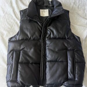 Hollister Women Sleek Black Puffer Vest